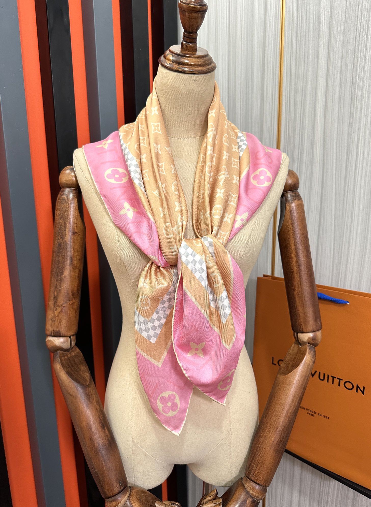 Louis Vuitton Scarf